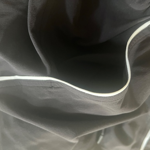 Lululemon Lightweight High-Rise Relaxed Short 3" *Long Liner Black Size 6 - Picture 2 of 9